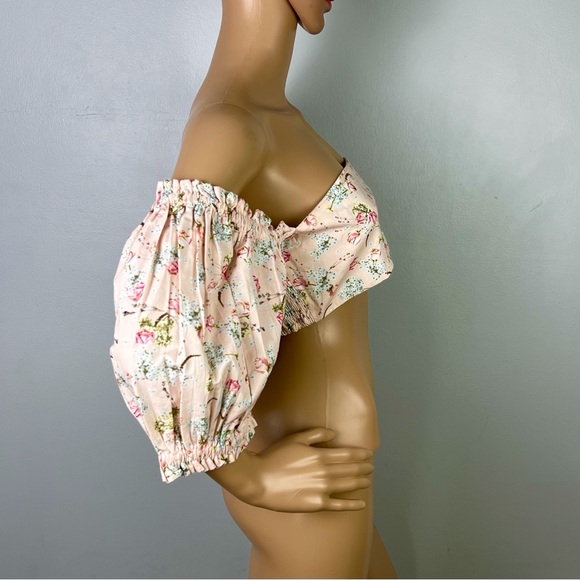 NEW WEWOREWHAT PINK FLORAL PRINT CROP TOP - Picture 7 of 10